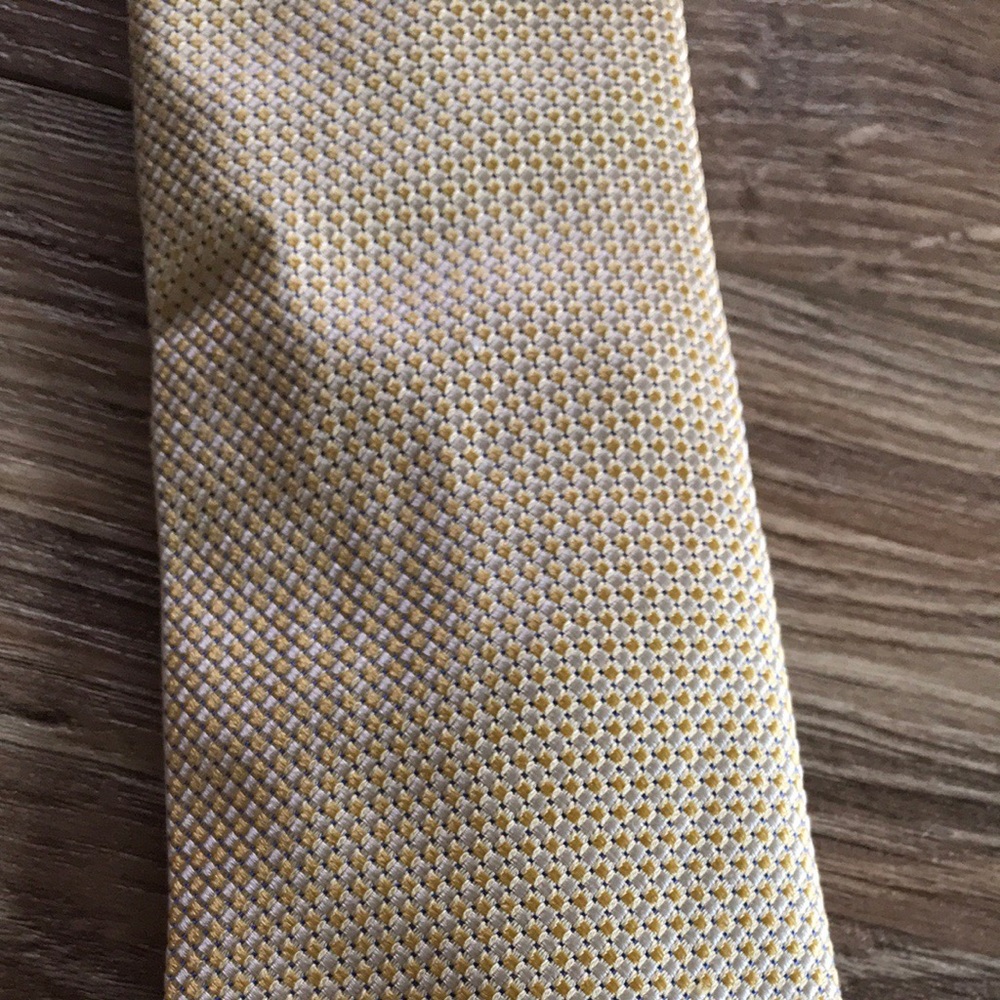 ๐ DONATED Jones New York Yellow Tie ๐ - Picture 2 of 4